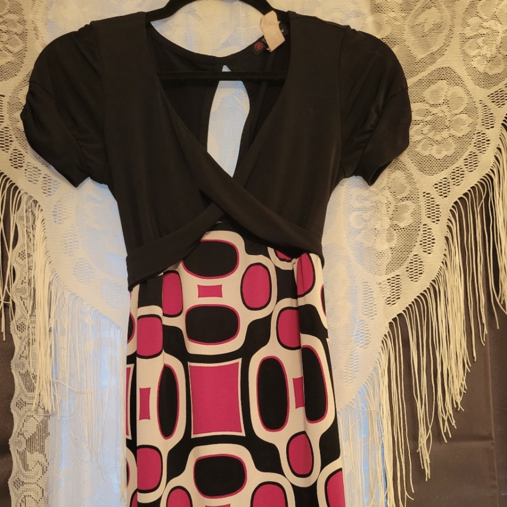 Volume One Juniors - pink and black top size M